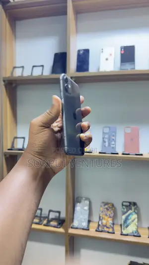 Apple iPhone 11 64 GB Black