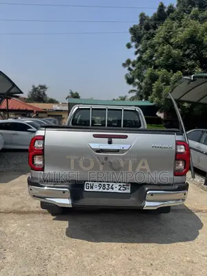 Toyota Hilux 2025 Gray