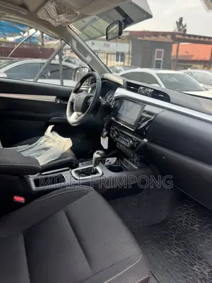 Toyota Hilux 2025 Gray