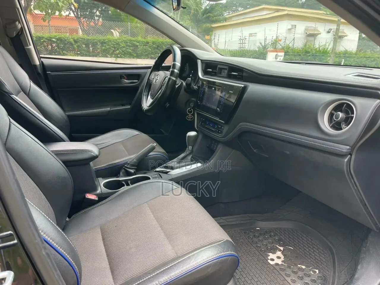 Toyota Corolla SE Special Edition 4dr Sedan (1.8L 4cyl CVT) 2017 Black