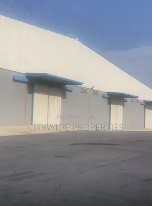Large Warehouse 3200 SQM in Tema