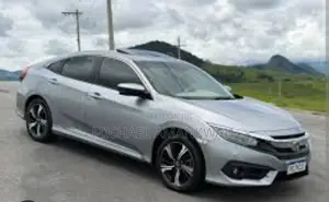 Honda Civic EX Hatchback 2018 Silver
