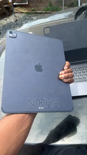 Apple iPad Pro 13 (2025) 256 GB Black