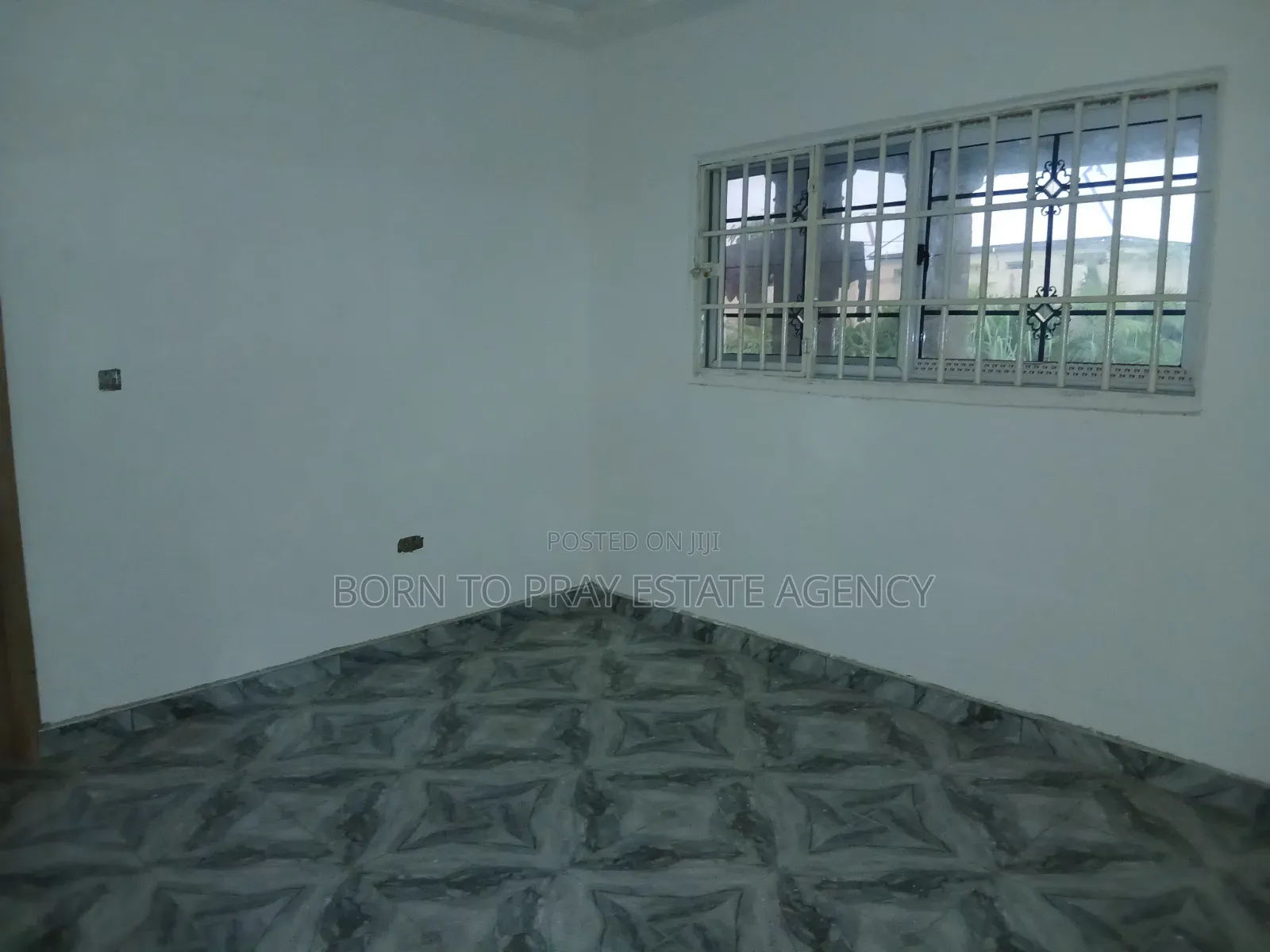 5bdrm House in Born To Pray Estate, Ejisu-Juaben Municipal for rent