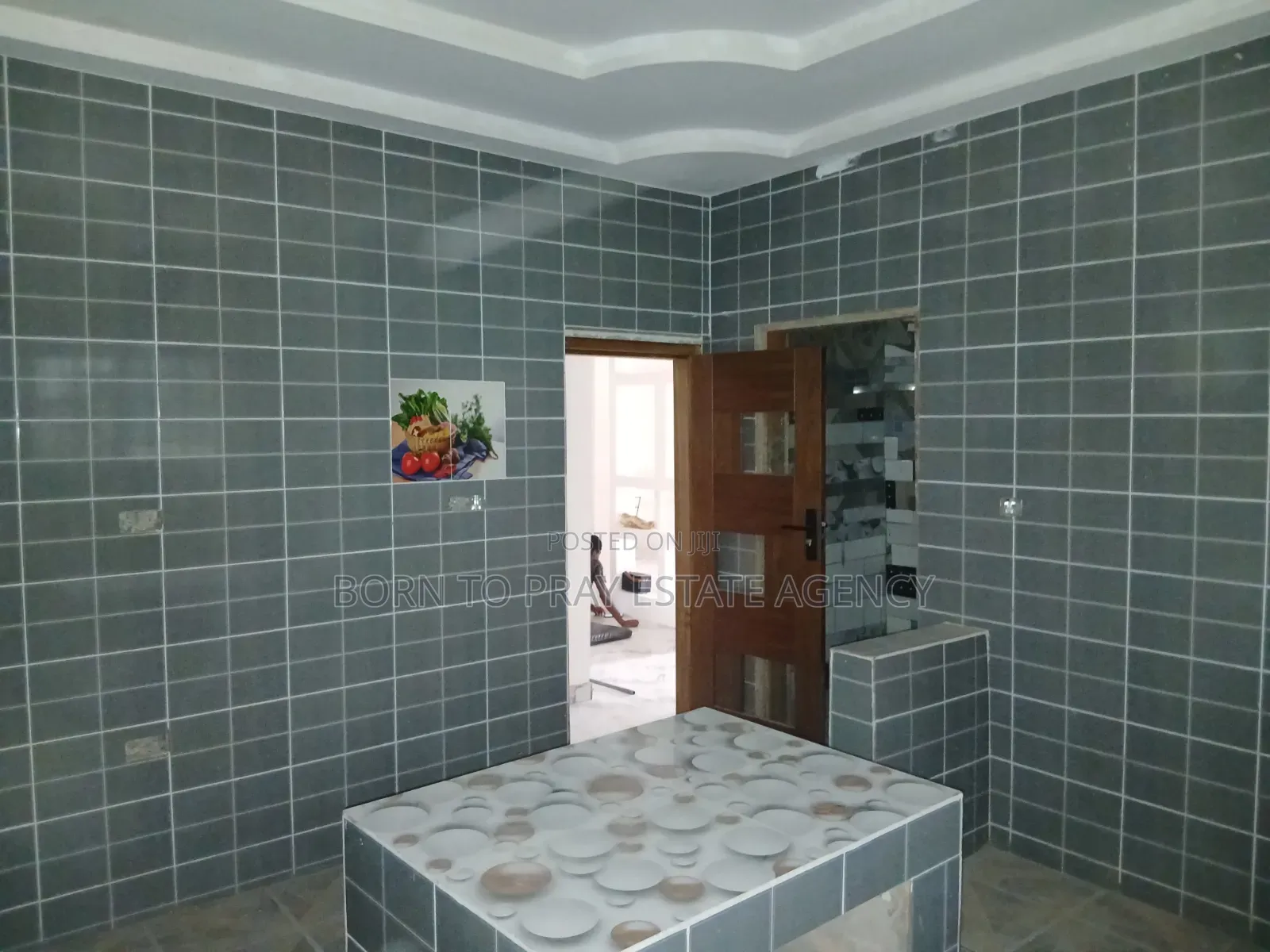 5bdrm House in Born To Pray Estate, Ejisu-Juaben Municipal for rent