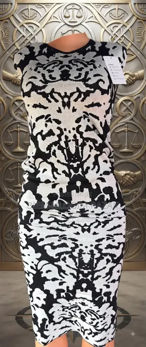 Modern Ladies Sleeveless Body Con Dress Available in Stock