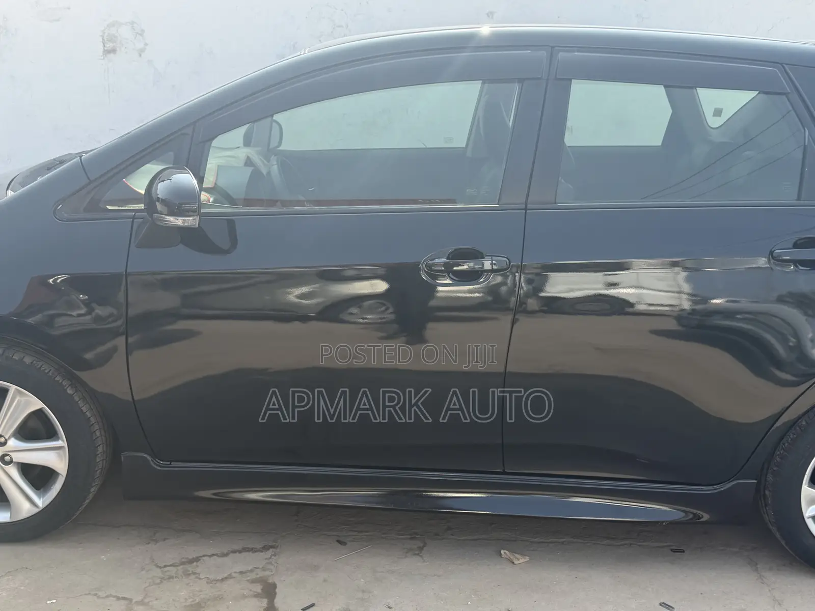 Toyota Ractis 1.5 AWD 2013 Black