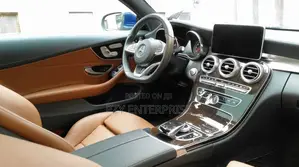 Mercedes-Benz C300 2018 Black