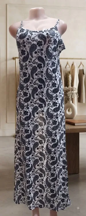 Ladies Beautiful Dress Available in Stock