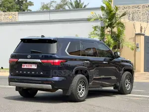 Toyota Sequoia Capstone 4WD 2023 Blue