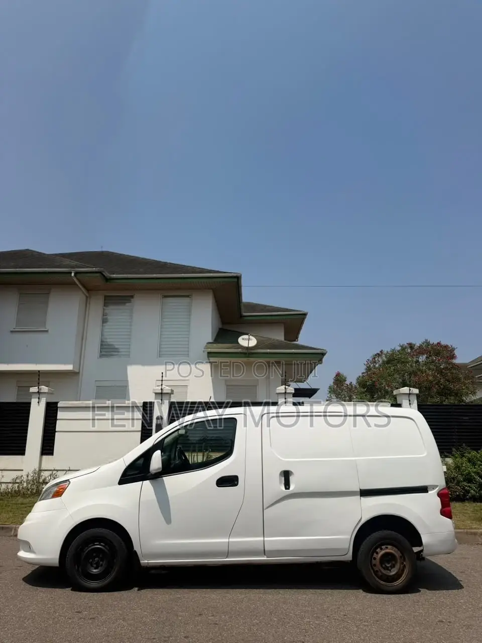 Nissan NV200 2021 White