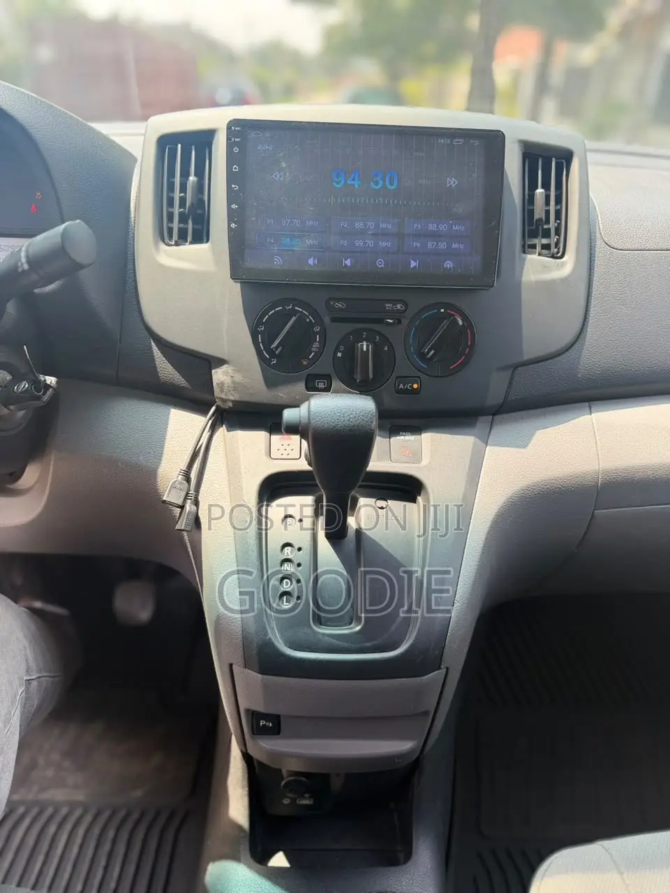 Nissan NV200 2021 White