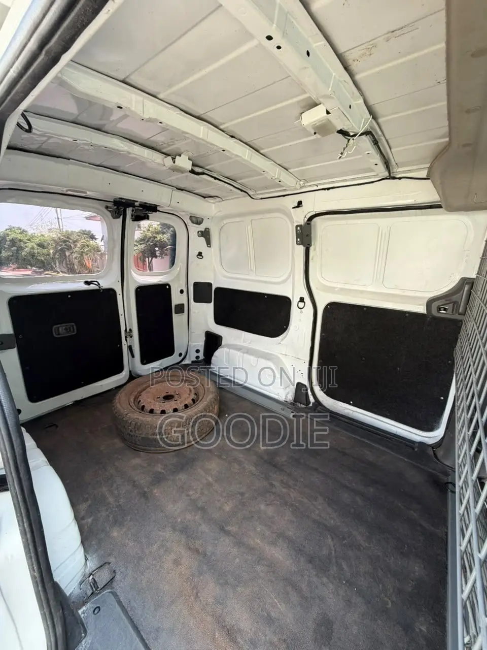 Nissan NV200 2021 White
