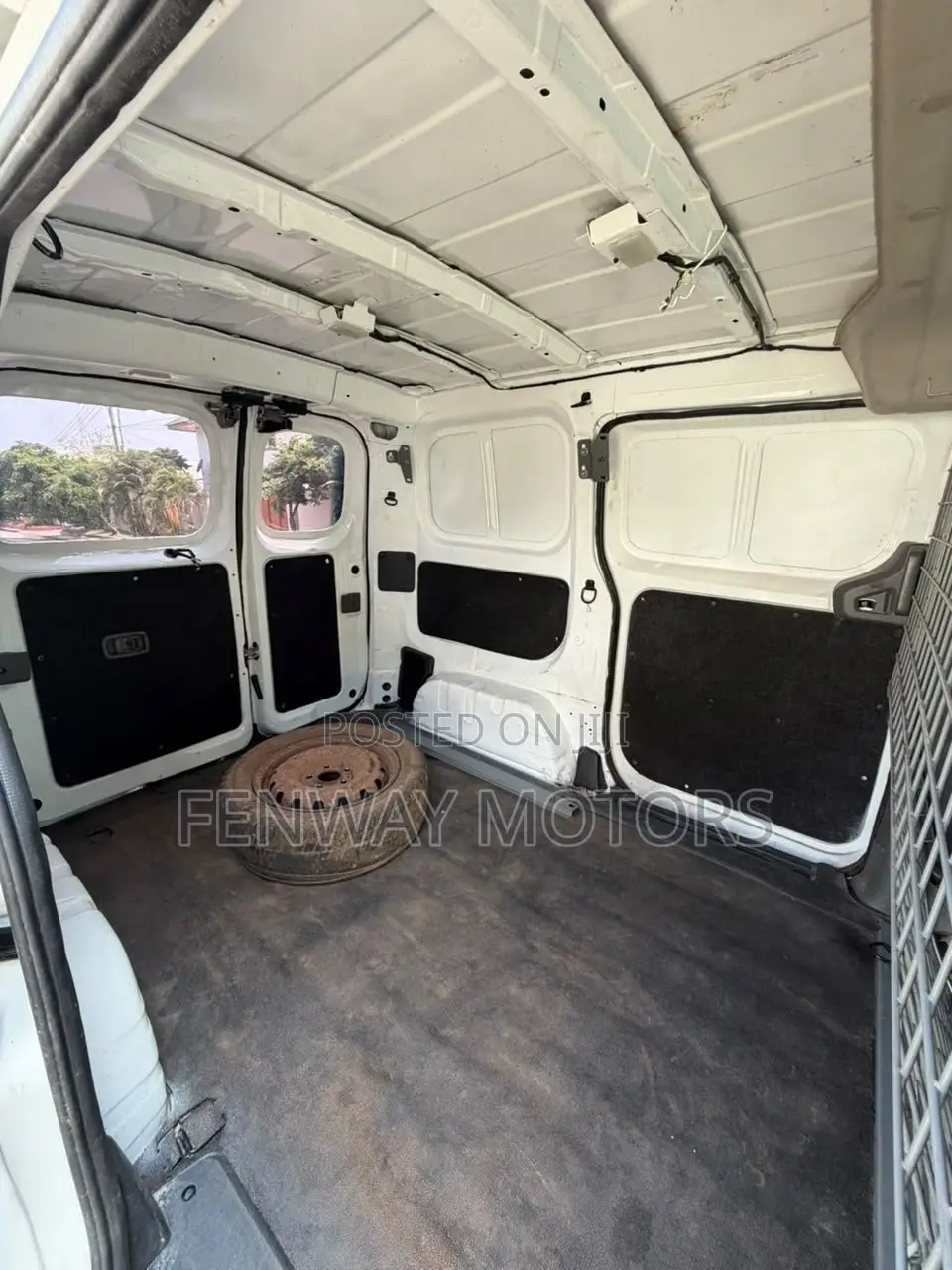 Nissan NV200 2021 White