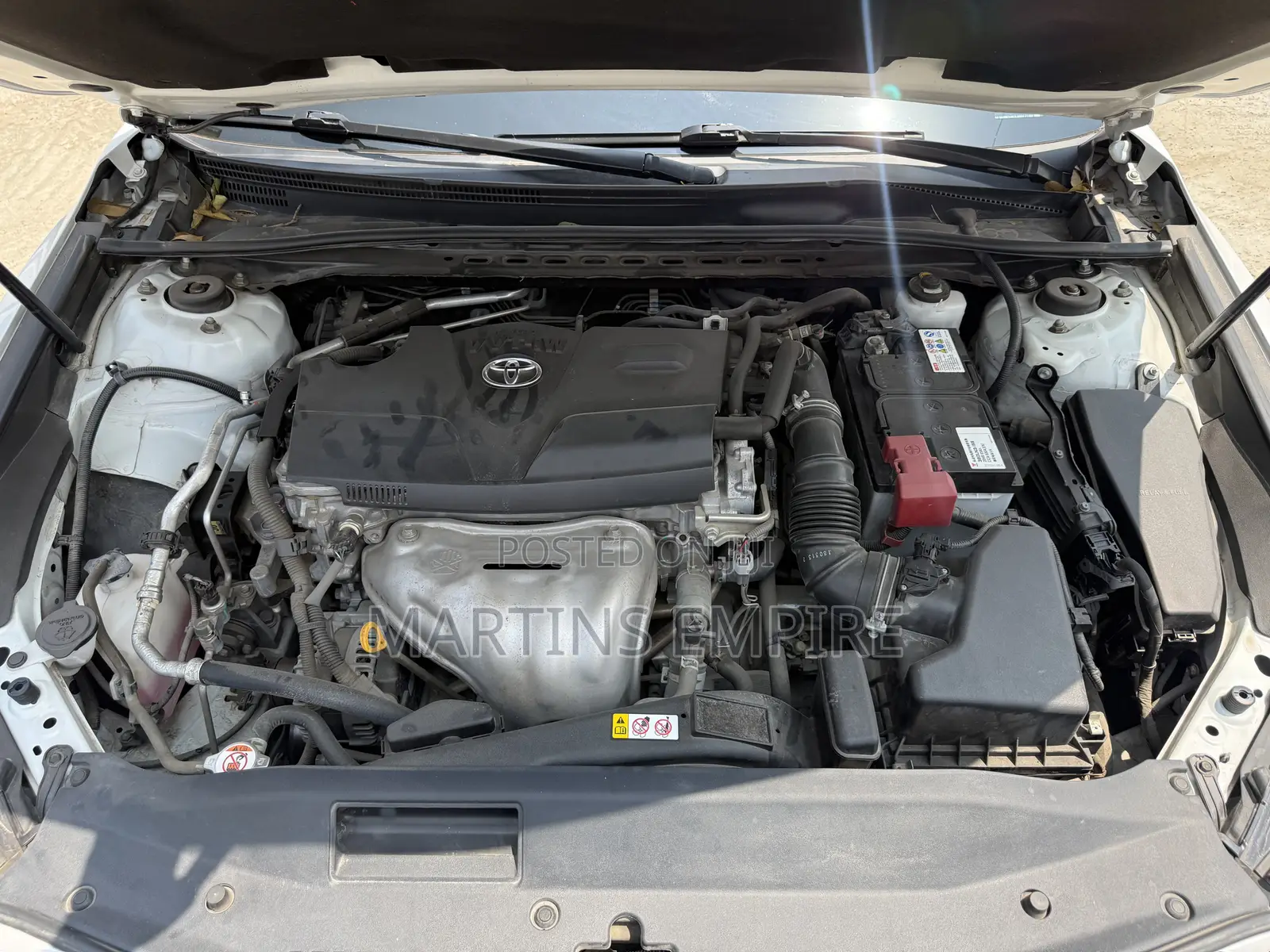 Toyota Camry XLE FWD (2.5L 4cyl 8AM) 2018 White