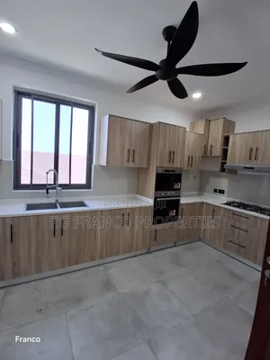 4bdrm Apartment in Kg Franco Properties, Manet Junction for rent