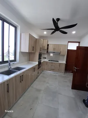 4bdrm Apartment in Kg Franco Properties, Manet Junction for rent