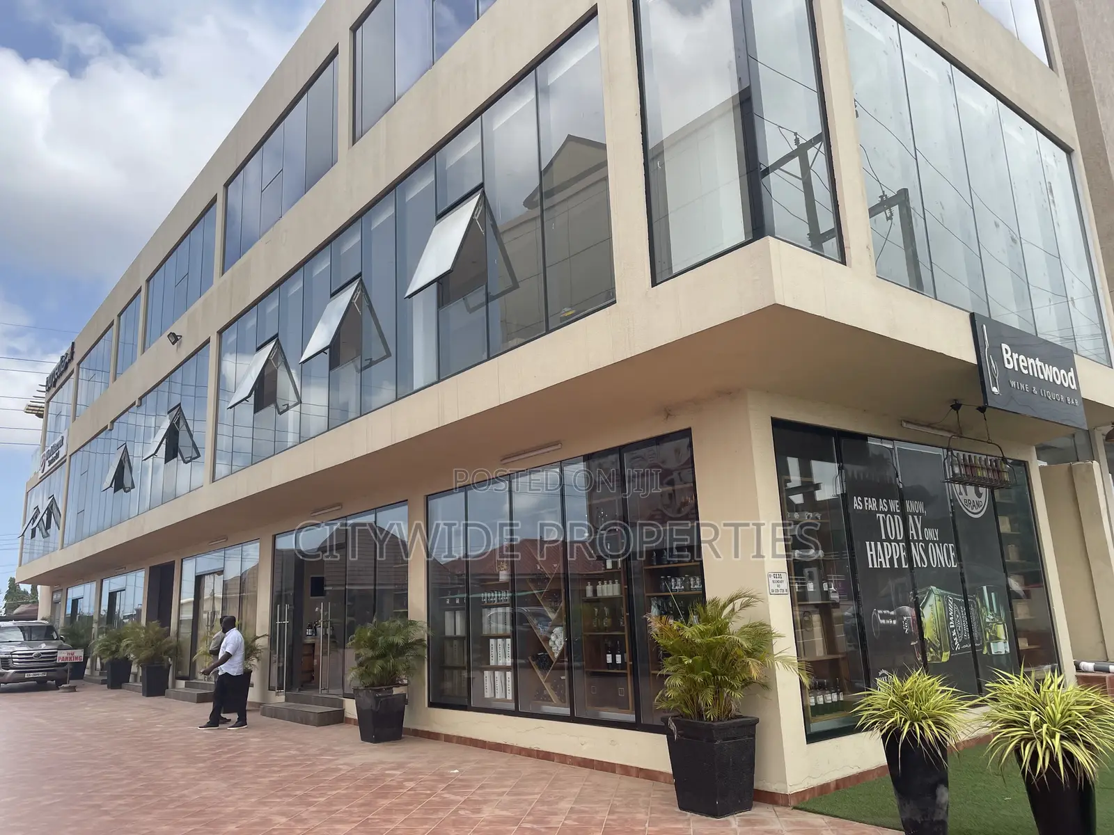 Retail Shop for Rent in East Legon Boundary Road