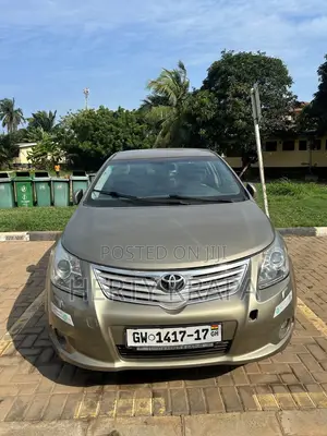 Toyota Corolla 2013 Gold
