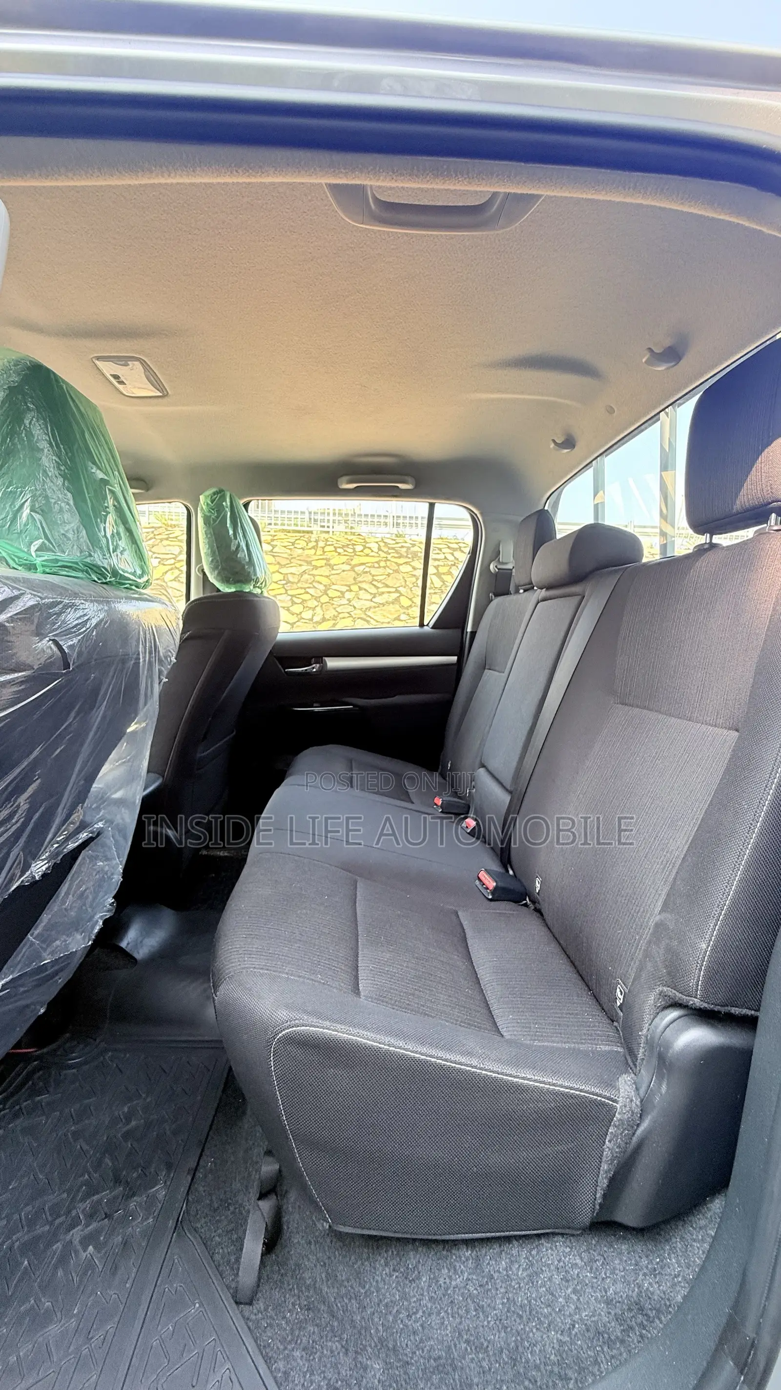 Toyota Hilux 2025 Silver