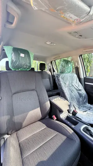 Toyota Hilux 2025 Silver