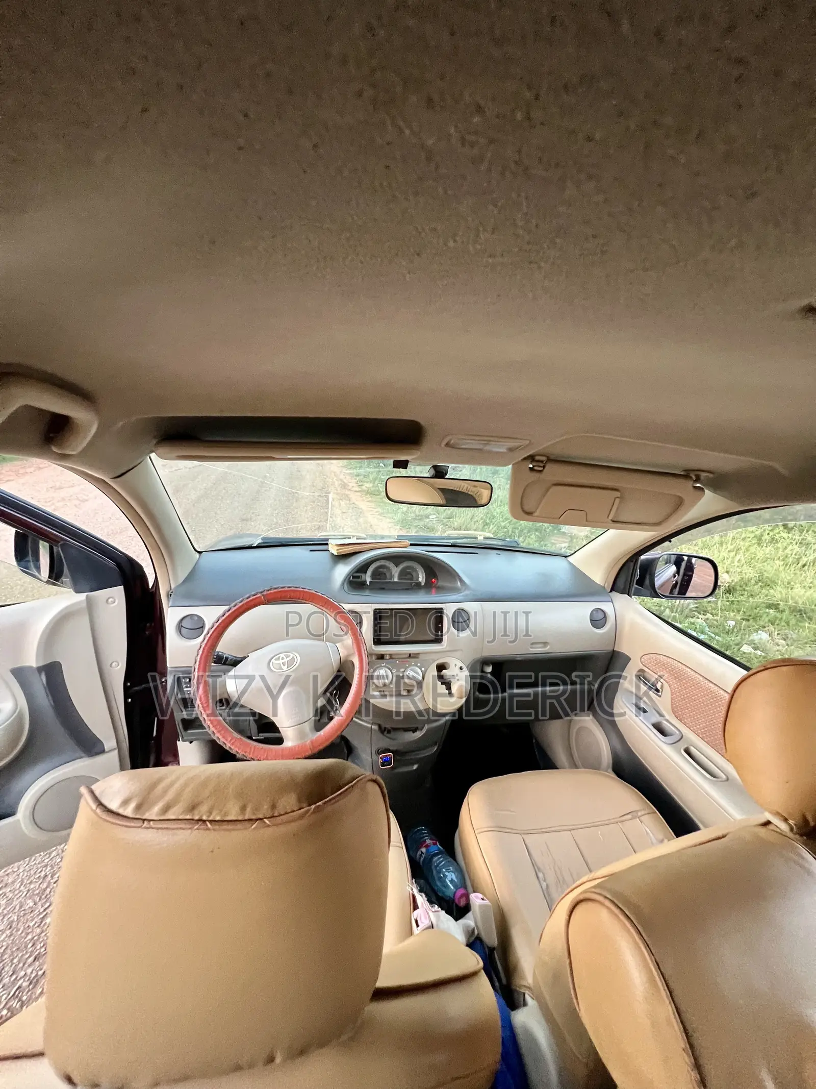 Toyota Sienta 1.5 FWD 2012 Brown