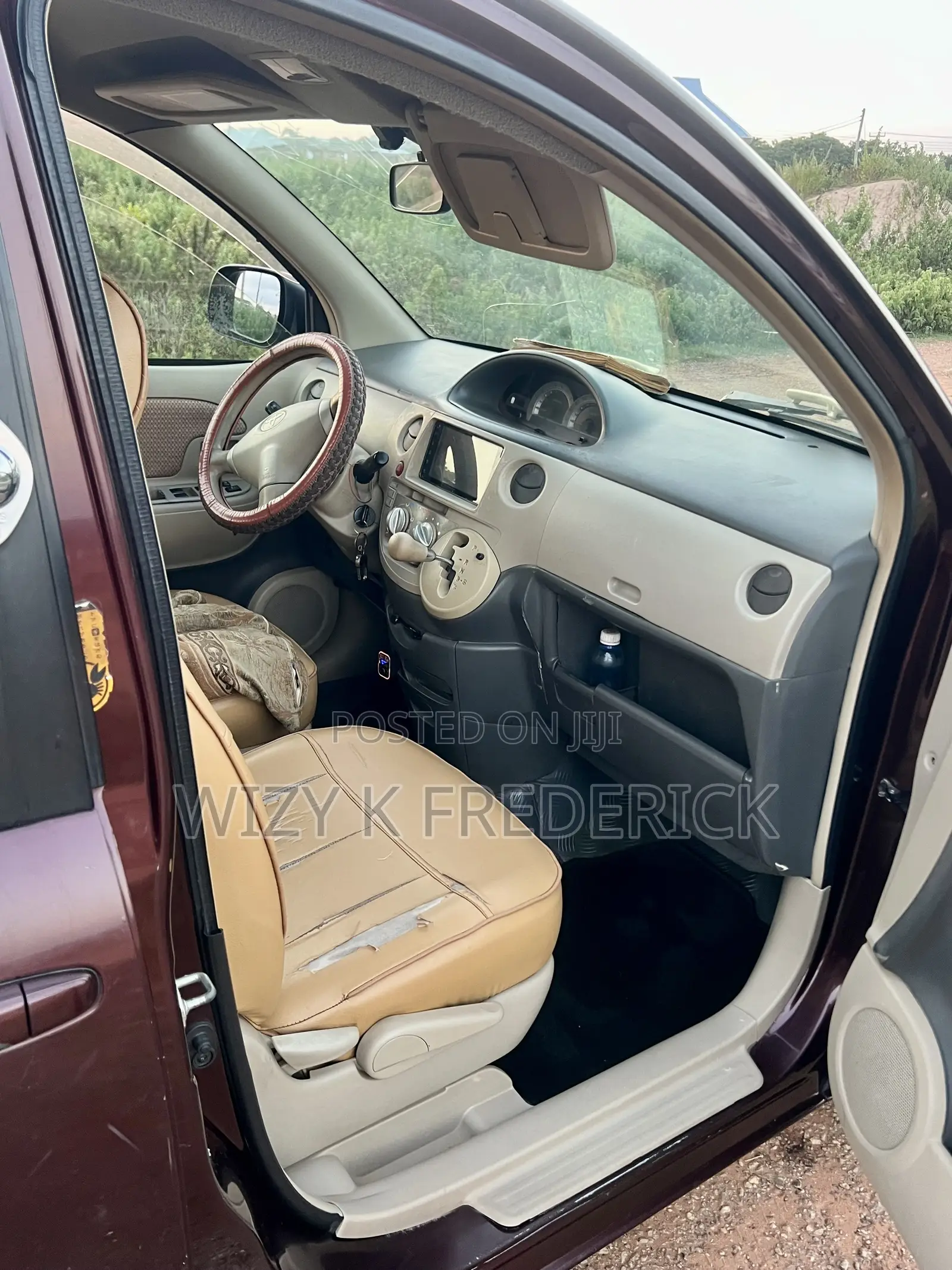 Toyota Sienta 1.5 FWD 2012 Brown