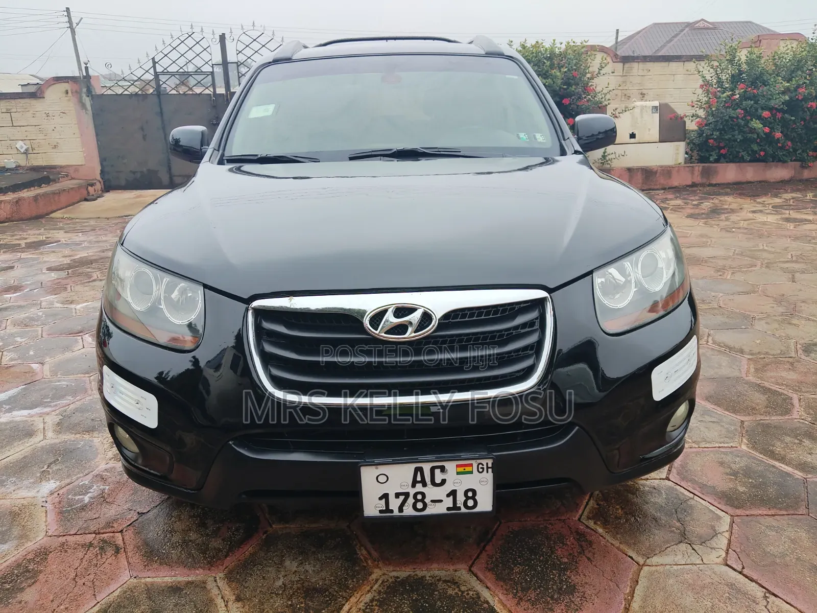 Hyundai Santa Fe 2011 Black