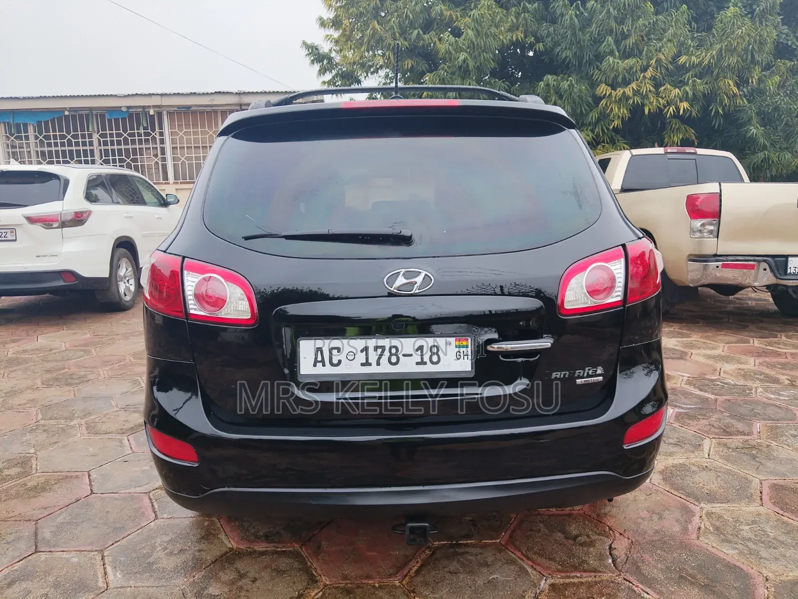 Hyundai Santa Fe 2011 Black