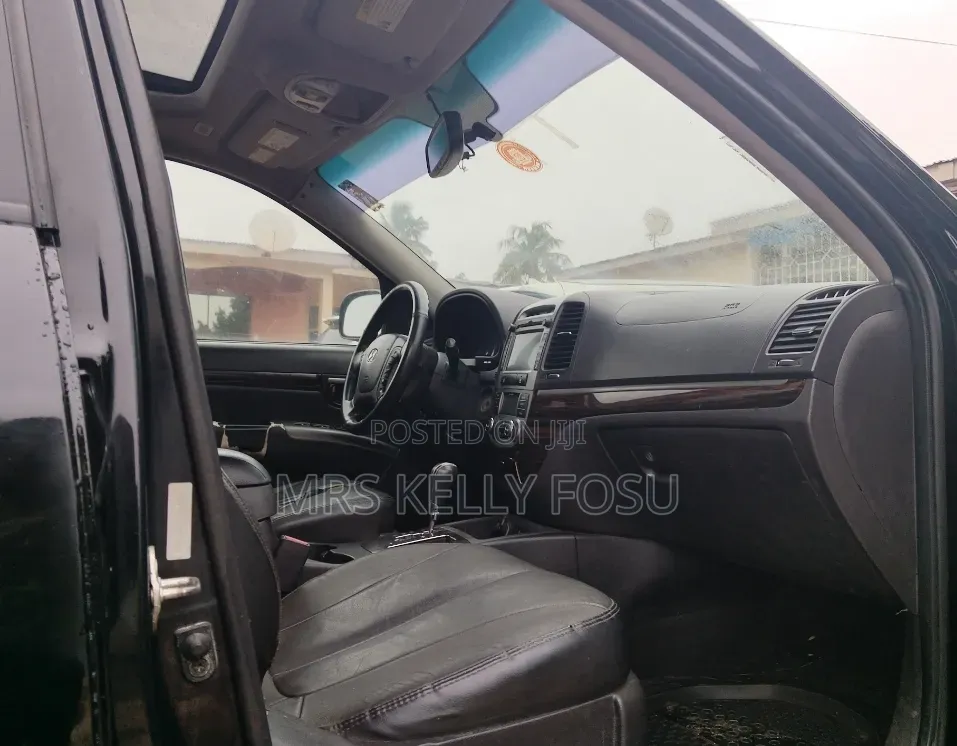 Hyundai Santa Fe 2011 Black