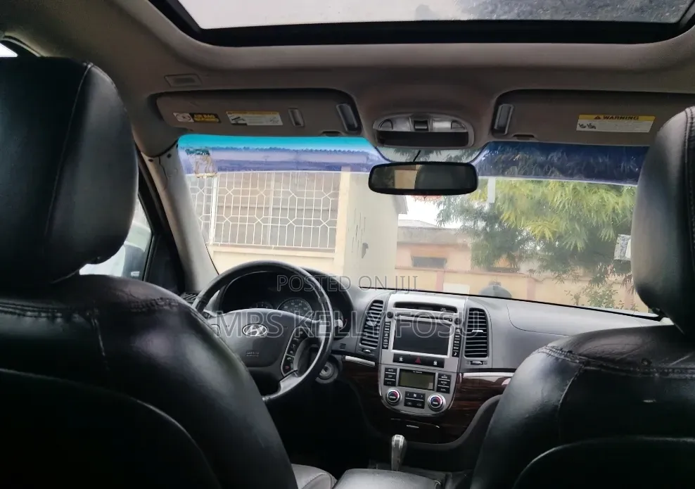 Hyundai Santa Fe 2011 Black