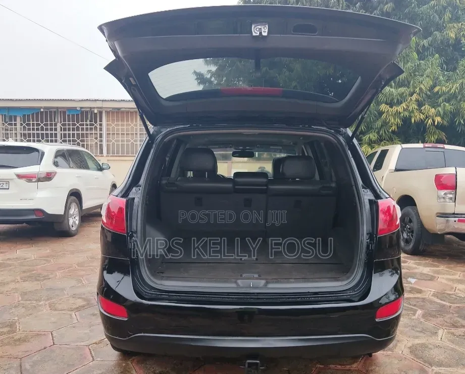Hyundai Santa Fe 2011 Black