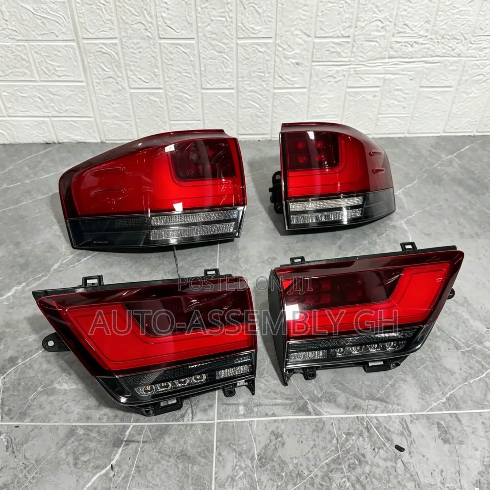 Land Cruiser 300 Tail Light (4 Pieces) Original