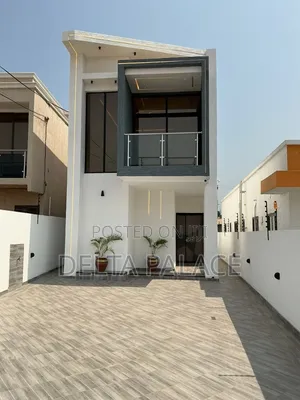 3bdrm Duplex in Lakeside Estate for sale
