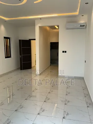 3bdrm Duplex in Lakeside Estate for sale