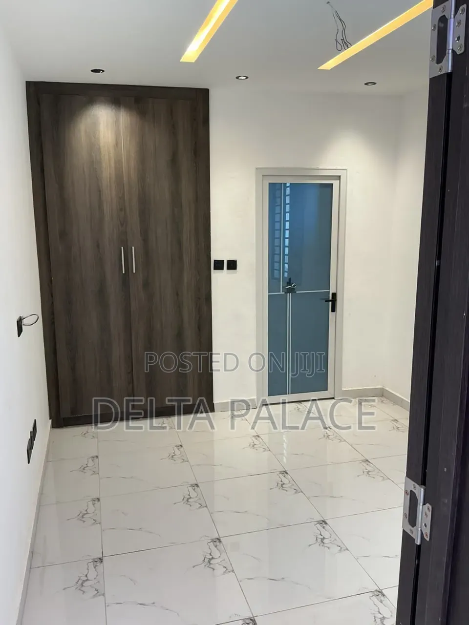 3bdrm Duplex in Lakeside Estate for sale