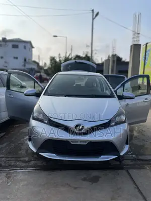 Toyota Vitz 1.5 FWD 3dr 2015 Silver