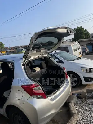Toyota Vitz 1.5 FWD 3dr 2015 Silver