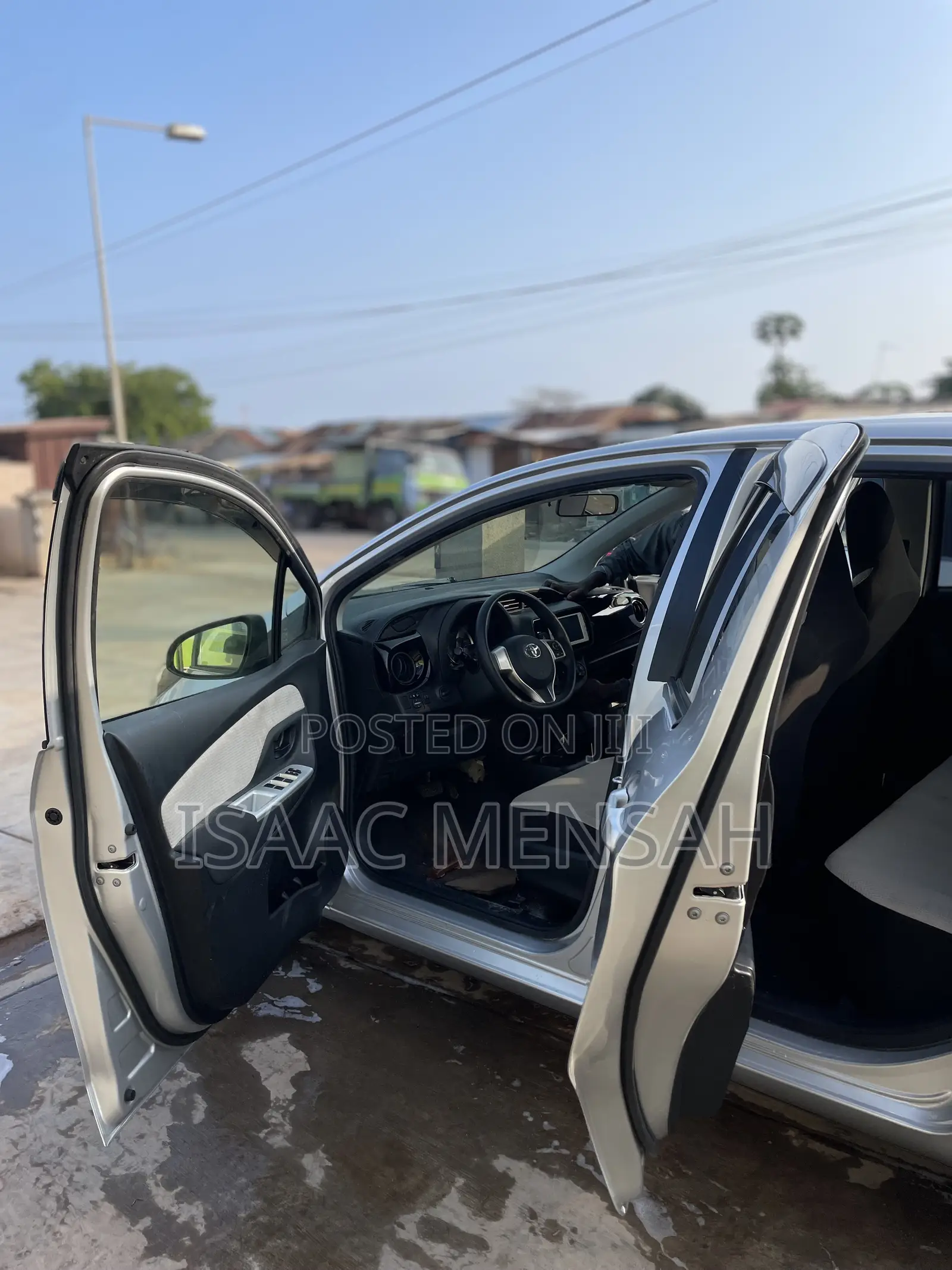 Toyota Vitz 1.5 FWD 3dr 2015 Silver