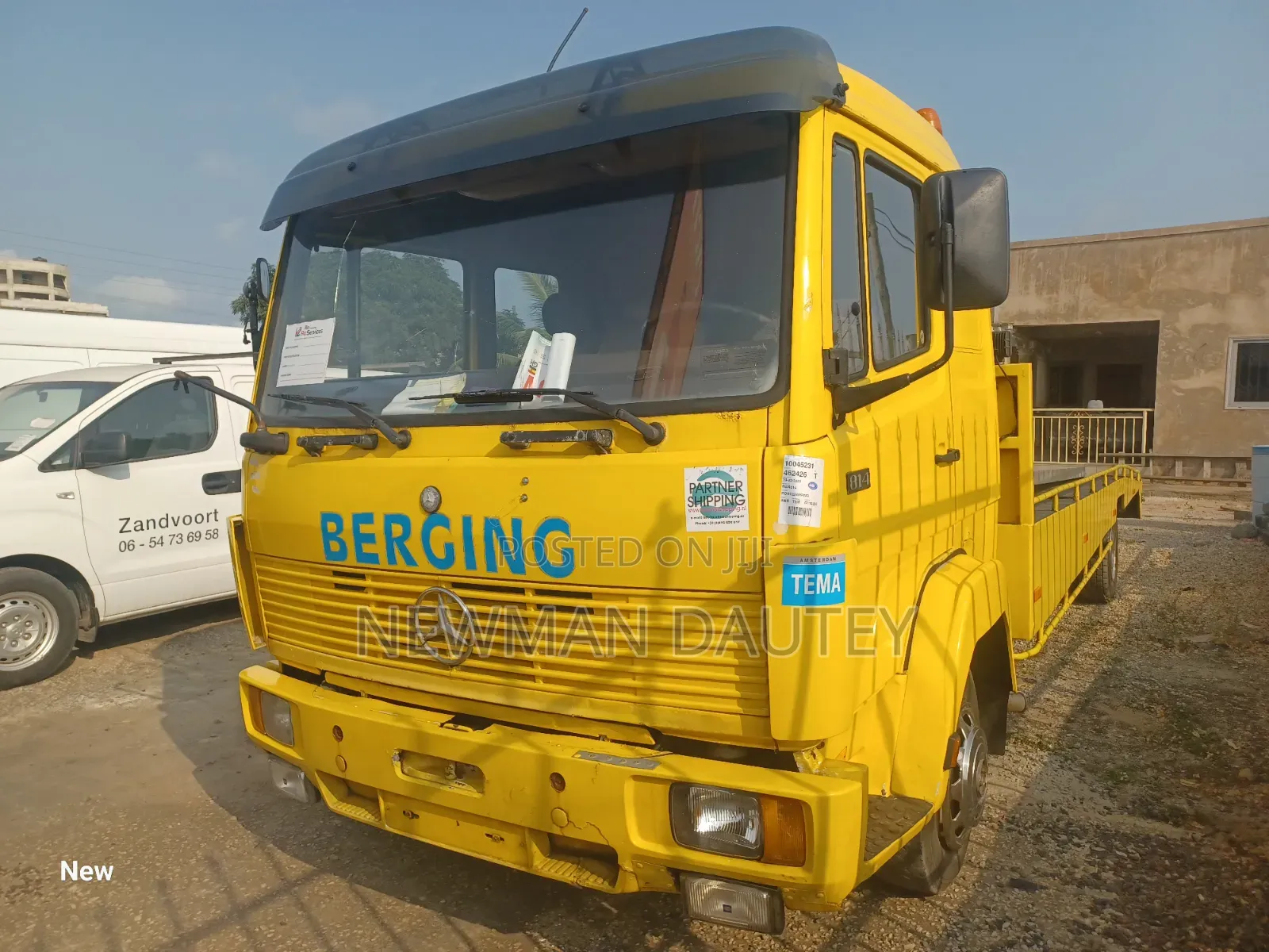 Mercedes-Benz Towing 2008 Yellow