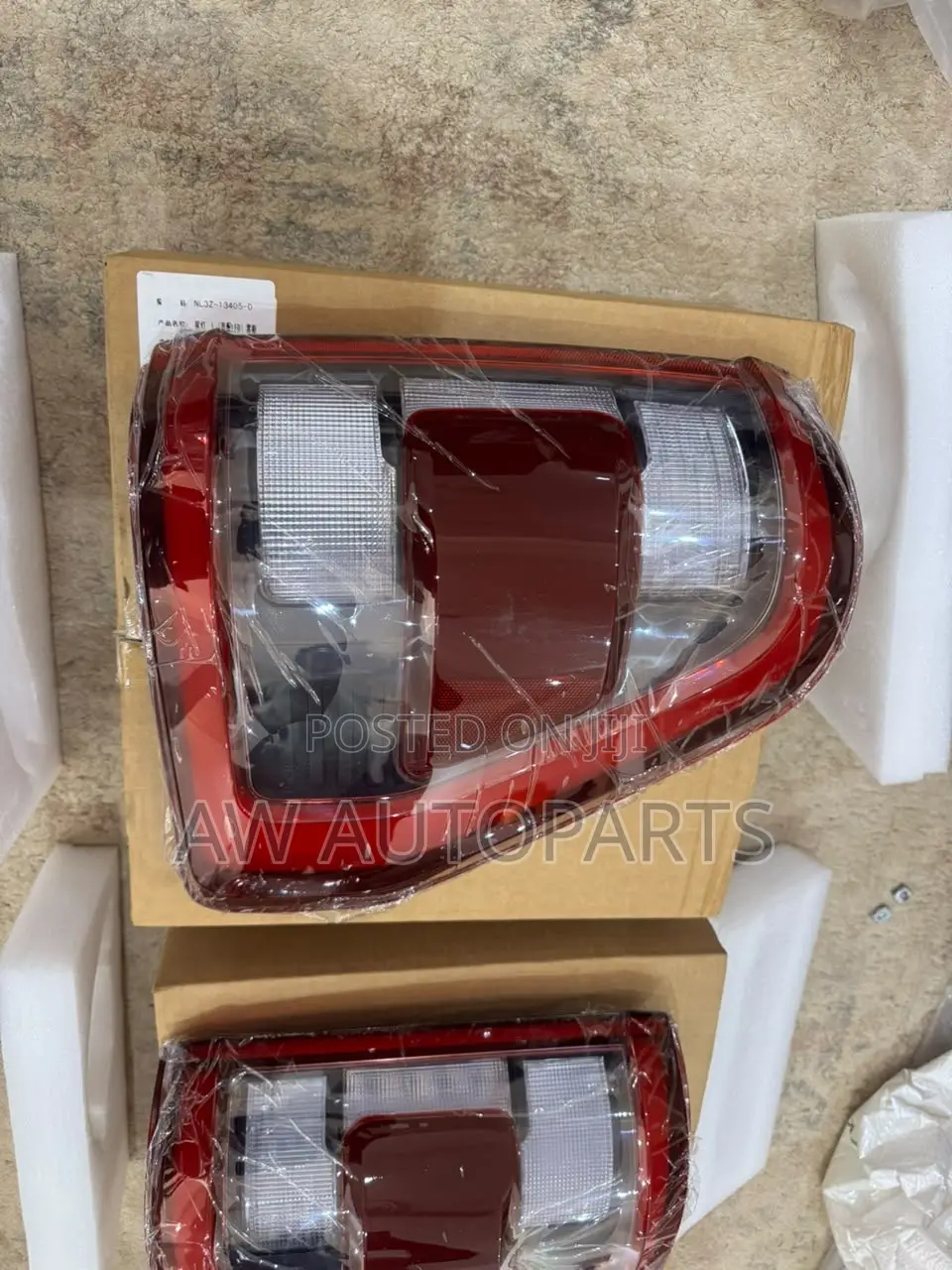 Ford F150 2022 Taillight LED Pair Is 6000 and One Side 3000