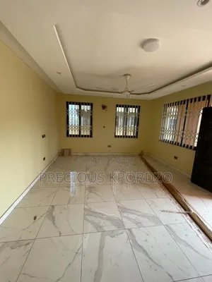 4bdrm Duplex in Commandos Adenta for rent