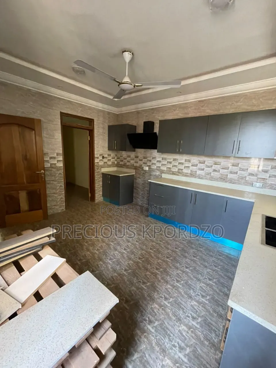 4bdrm Duplex in Commandos Adenta for rent