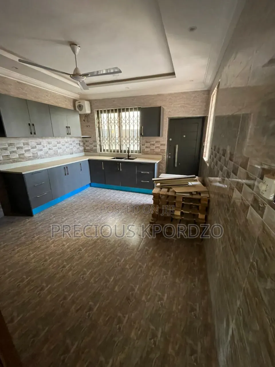4bdrm Duplex in Commandos Adenta for rent