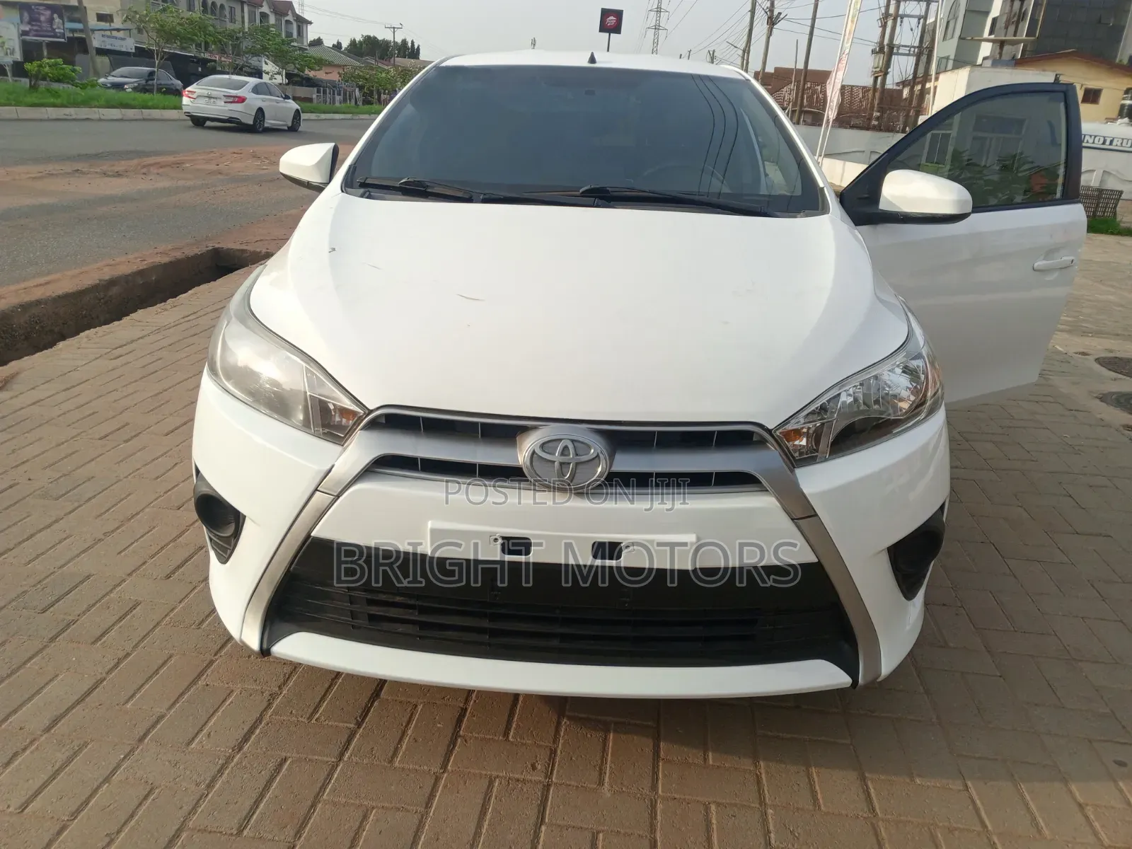 Toyota Yaris 2016 White