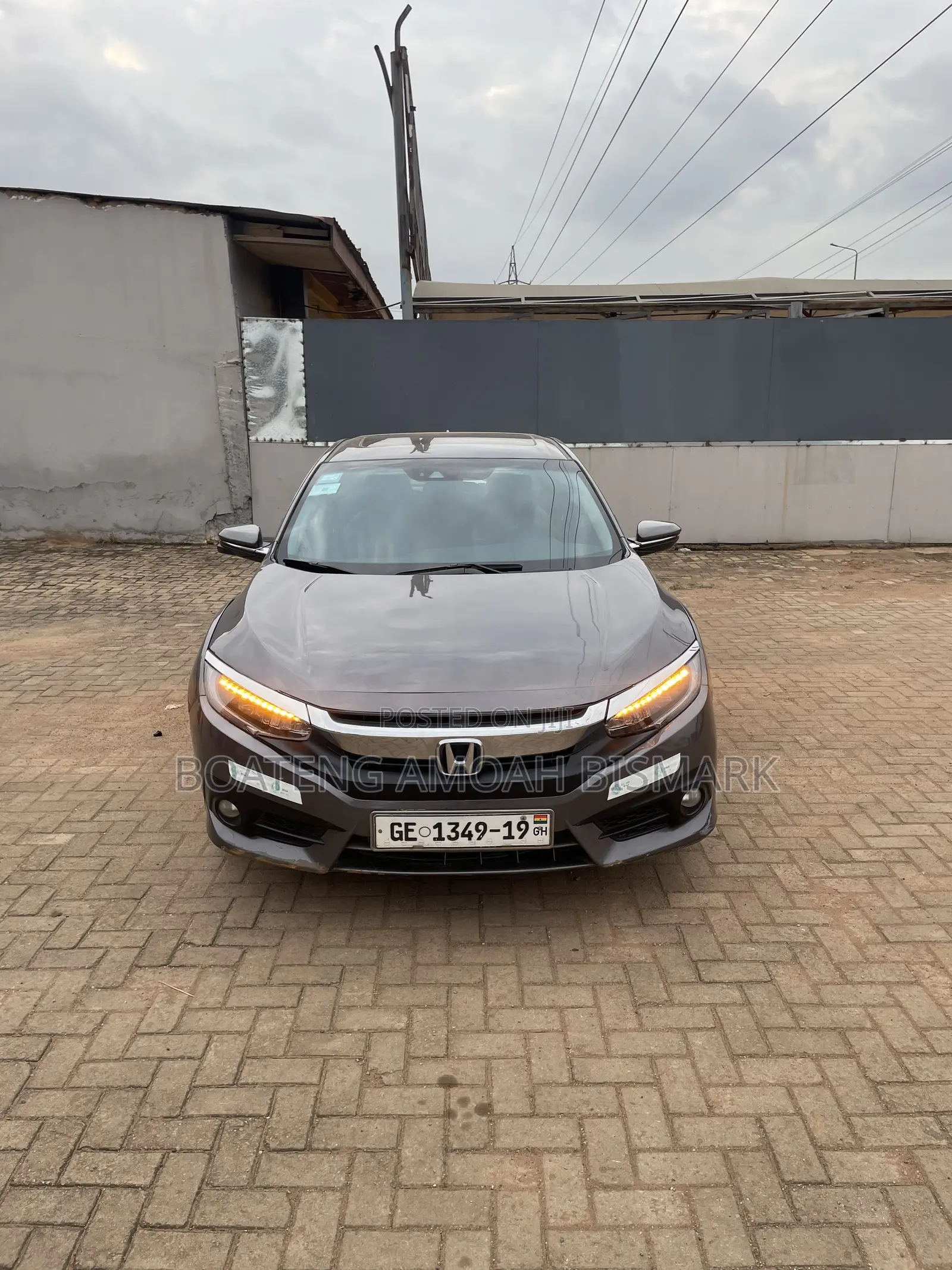 Honda Civic Touring 4dr Sedan (1.5L 4cyl) 2017 Gray