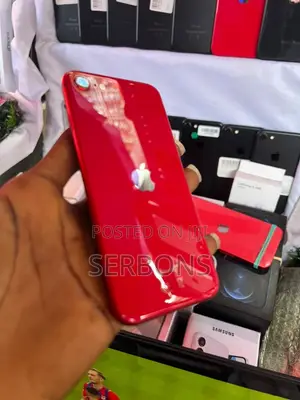 Apple iPhone SE (2020) 64 GB Red