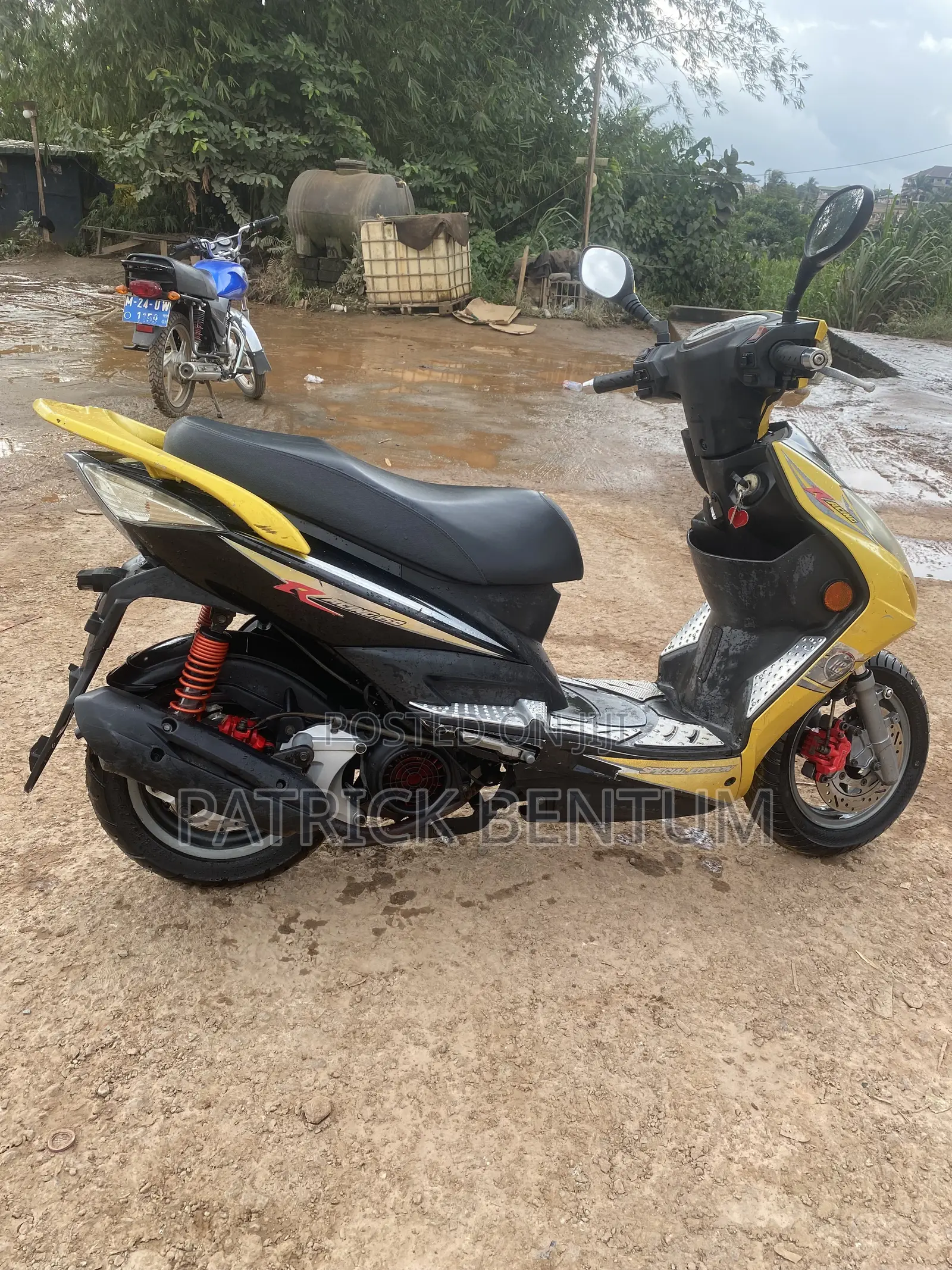 Kymco 2015 Yellow