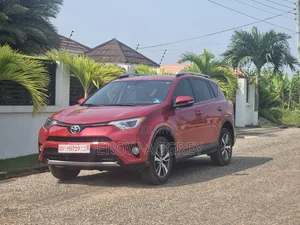 Toyota RAV4 XLE 4dr SUV (2.5L 4cyl 6A) 2015 Red