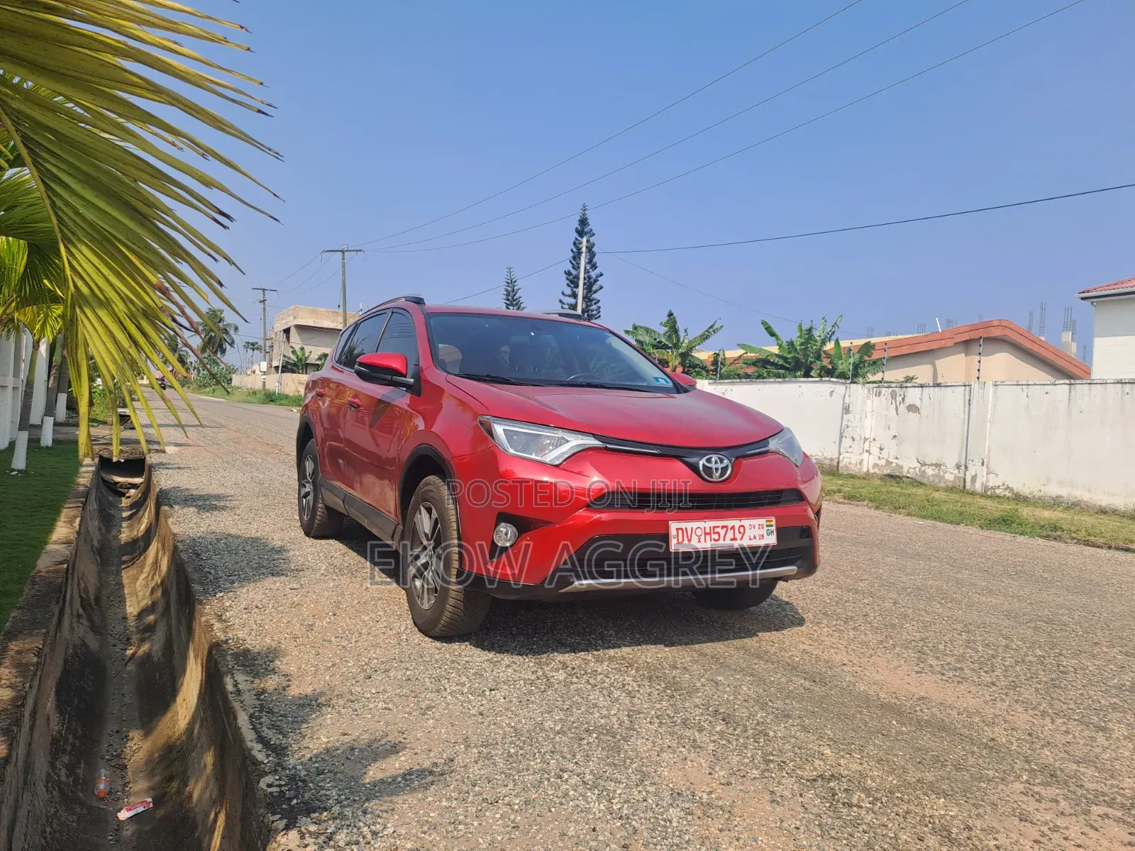 Toyota RAV4 XLE 4dr SUV (2.5L 4cyl 6A) 2015 Red
